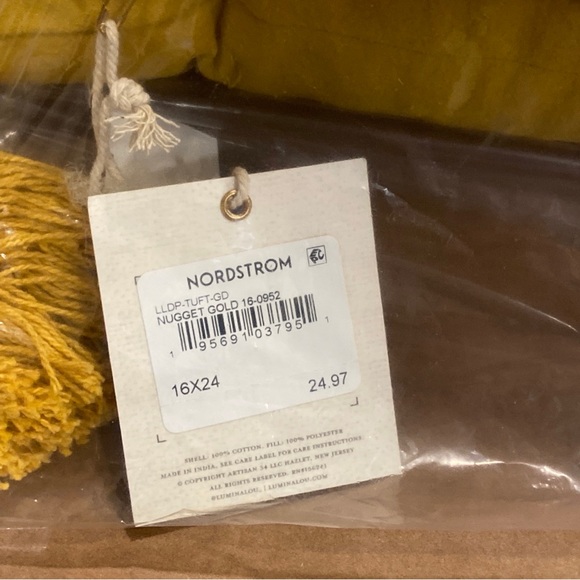 ARTISAN 34 Tufted Tassel Throw Pillow Nugget Gold 16” X 24” - Picture 4 of 10